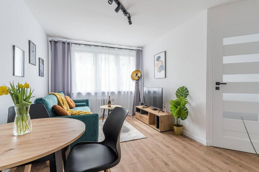 Uroczy Apartament 2 Pokoje - 10 Min Do Morza! Gdaňsk Exteriér fotografie